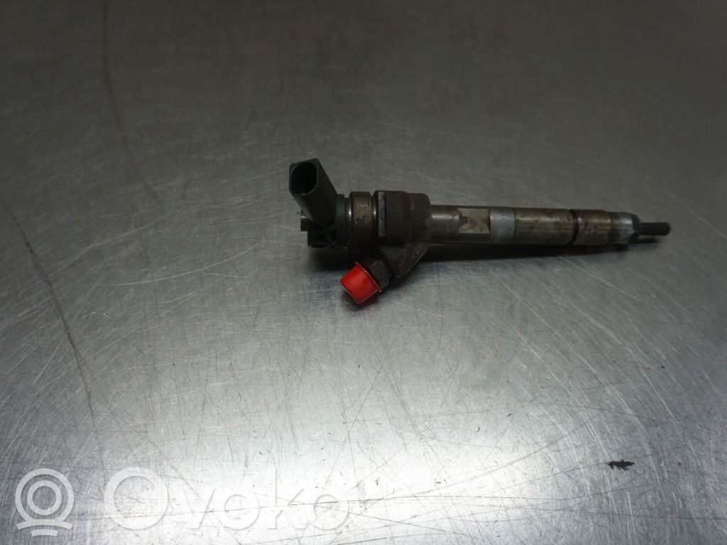Fuel injector   13537810702