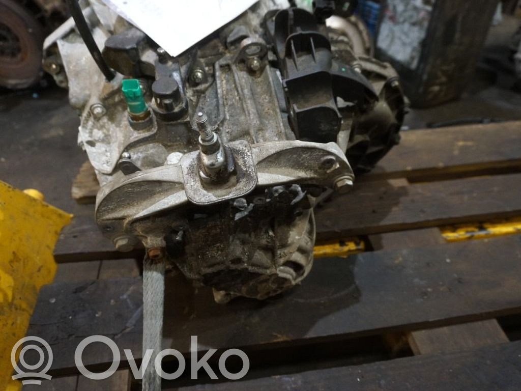 Opel Vivaro Scatola del cambio manuale a 6 velocità