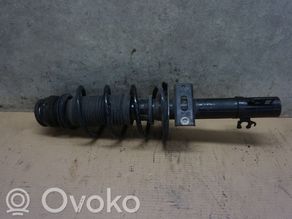 Skoda Fabia Mk3 (NJ) Amortyzator osi przedniej ze sprężyną
