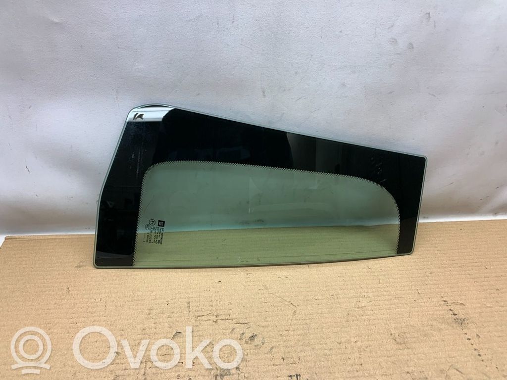 Opel Zafira C Ventanilla de ventilación de la puerta trasera 