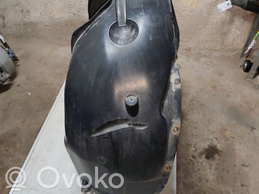 Volvo V50 Apakšspārns 