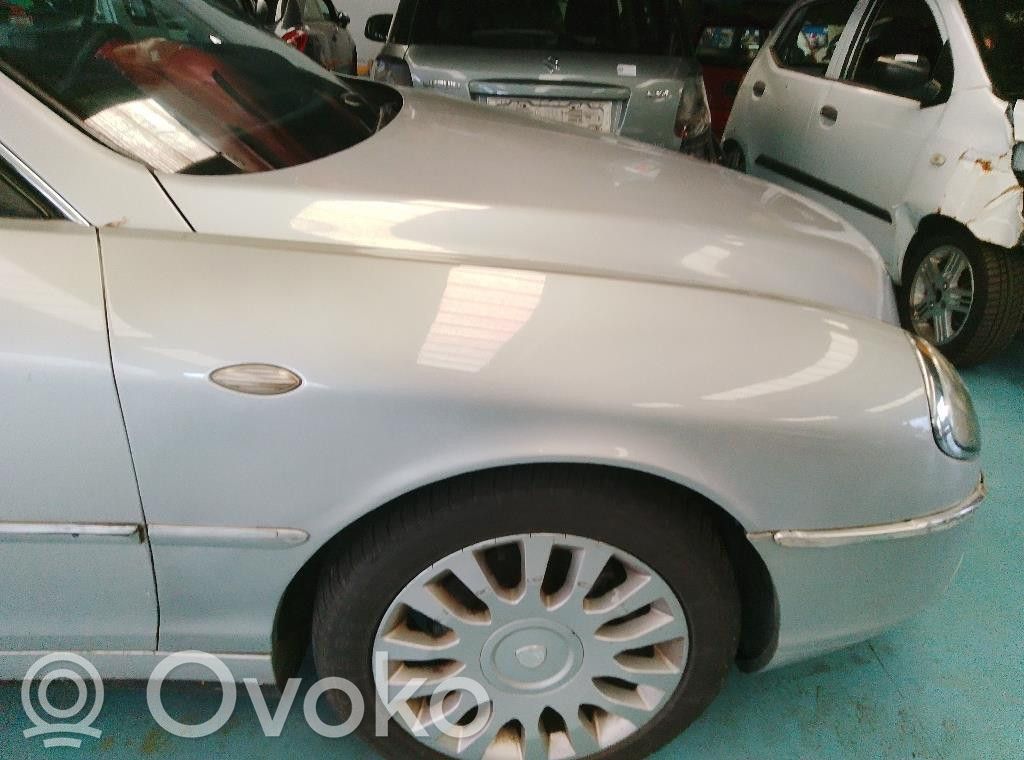 Lancia Thesis Fender 