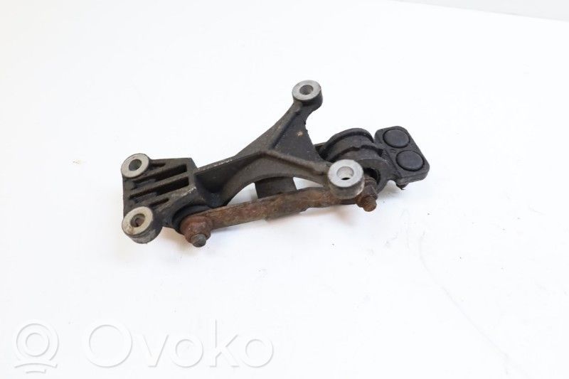 Engine mount bracket   30680749,30680749