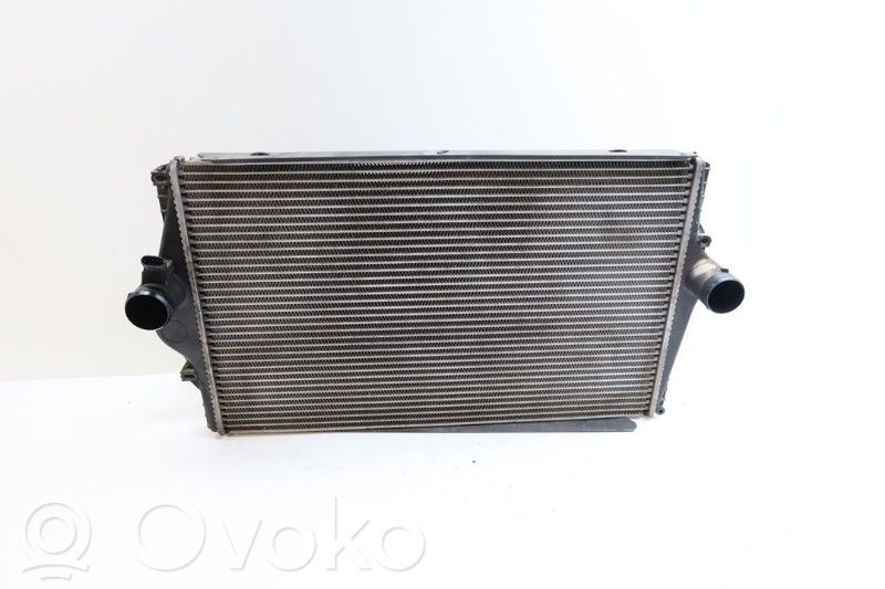 Volvo V70 Interkūlerio radiatorius 