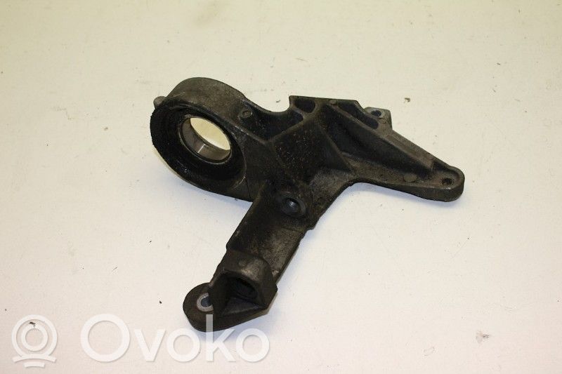 Saab 900 Engine mount bracket 