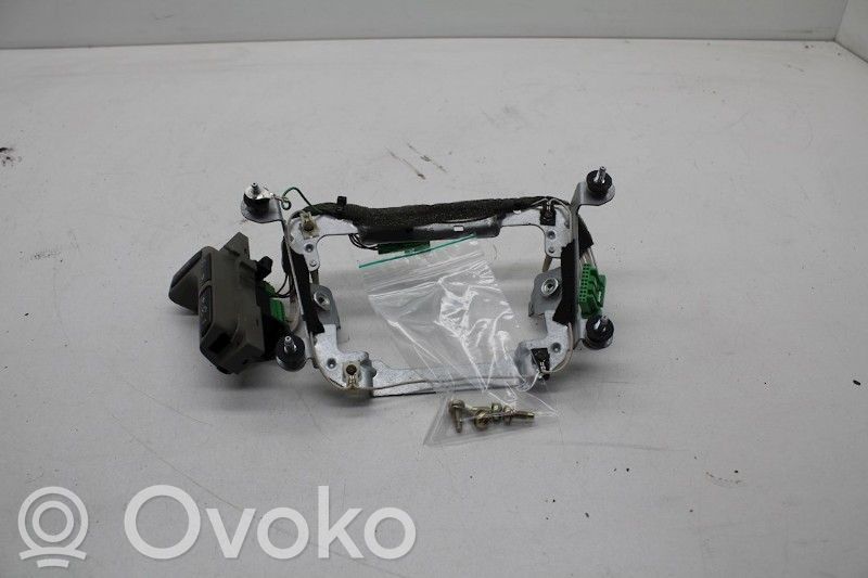 Volvo XC70 Butoane/comutatoare pe volan 