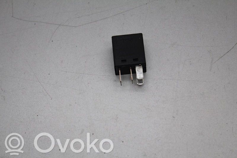 Otros relés   5M5T14B192AA,V23074A1801X17,5M5T14B192AA,V23074A1801X17