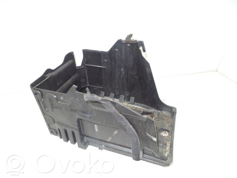 Akkulaatikon alusta   31299569,31299569