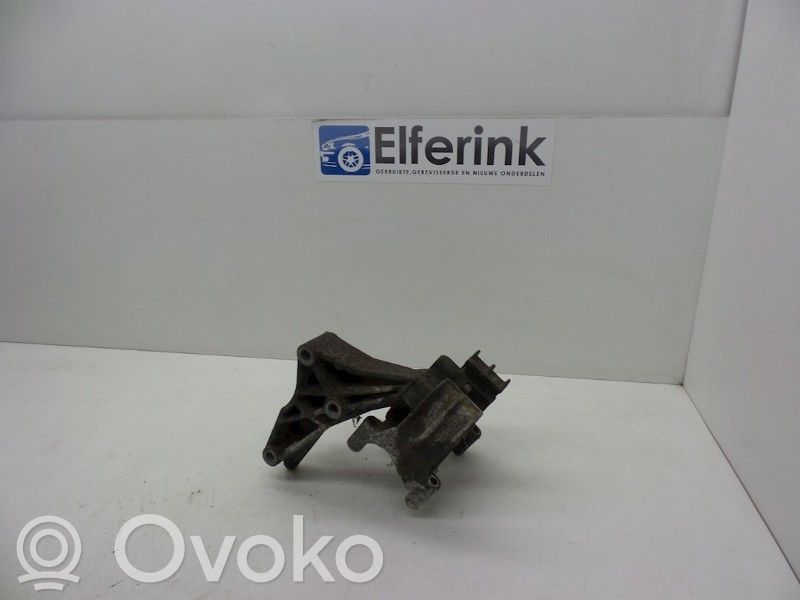 Opel Vectra B Engine mount bracket 