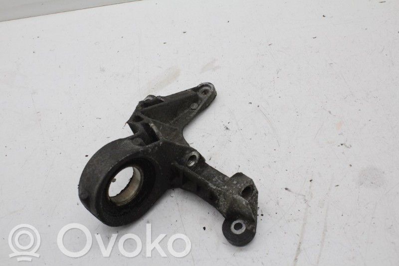 Engine mount bracket   4926705,4926705