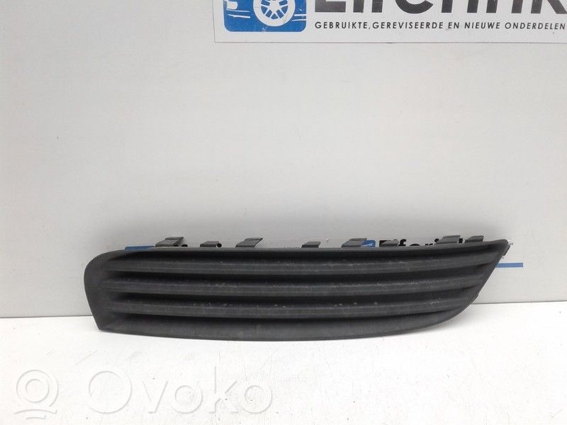 Front bumper corner part panel trim
