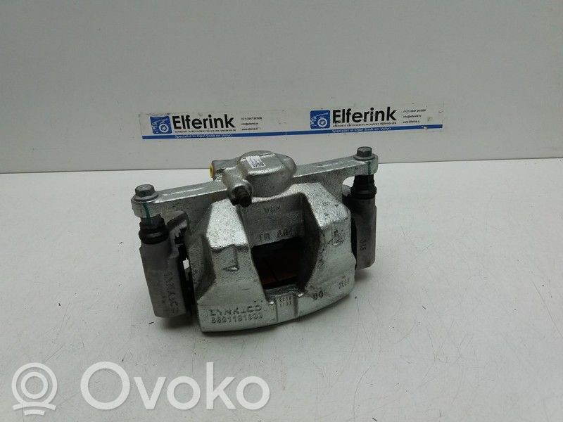 Lynk & co 01 Etujarrusatula 