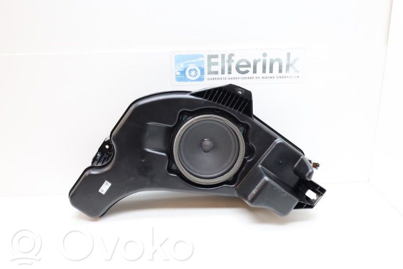 Lynk & co 01 Altavoz subwoofer 