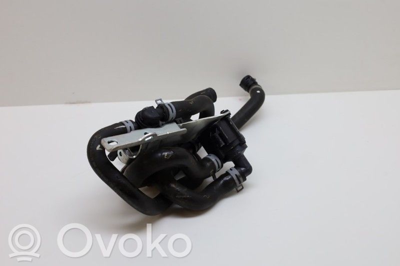 Lynk & co 01 Pompe de circulation d'eau 