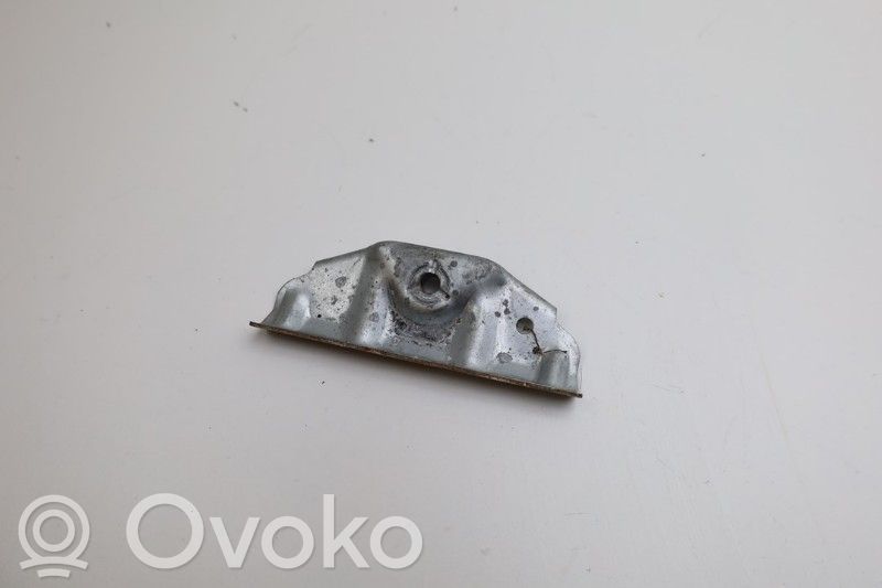 Volvo S80 Akkulaatikon alusta 