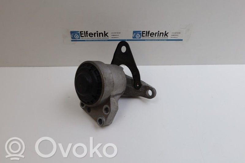 Volvo V60 Engine mount bracket 