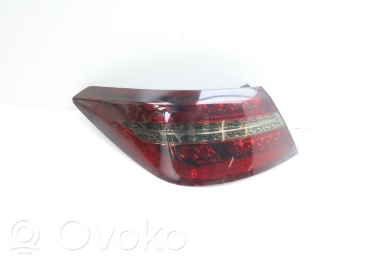 Mercedes-Benz E C207 W207 Lampa tylna 