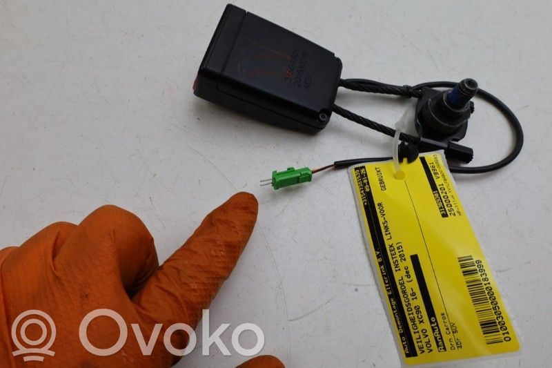 Volvo XC90 Bridă fixare centură de siguranță față 