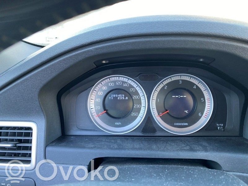 Volvo V70 Licznik / Prędkościomierz 