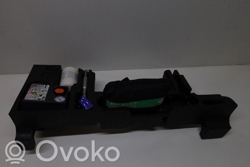 Volvo XC60 Bordwerkzeug Satz Set 