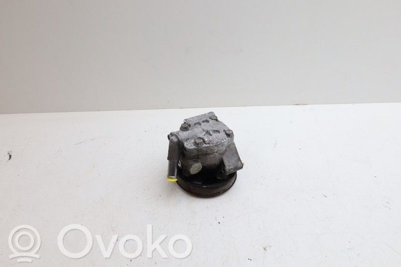 Volvo V70 Ohjaustehostimen pumppu 