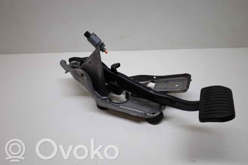 Lynk & co 01 Bremspedal 