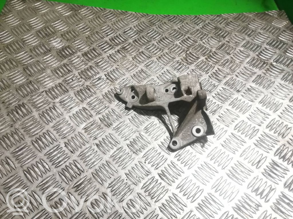 Ford Focus Suport generator/alternator 