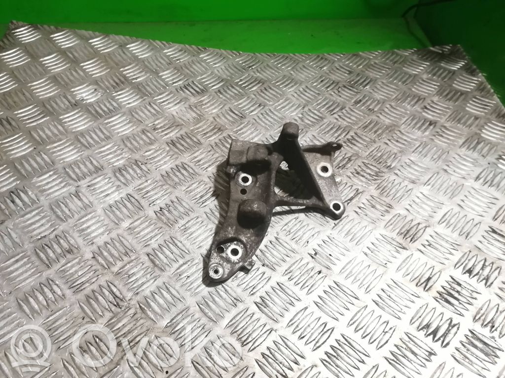 Ford Focus Suport generator/alternator 