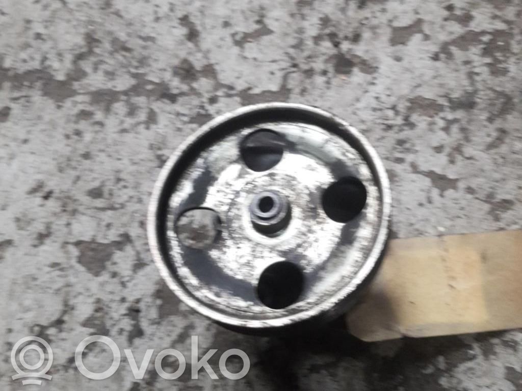 Peugeot 406 Power steering pump 