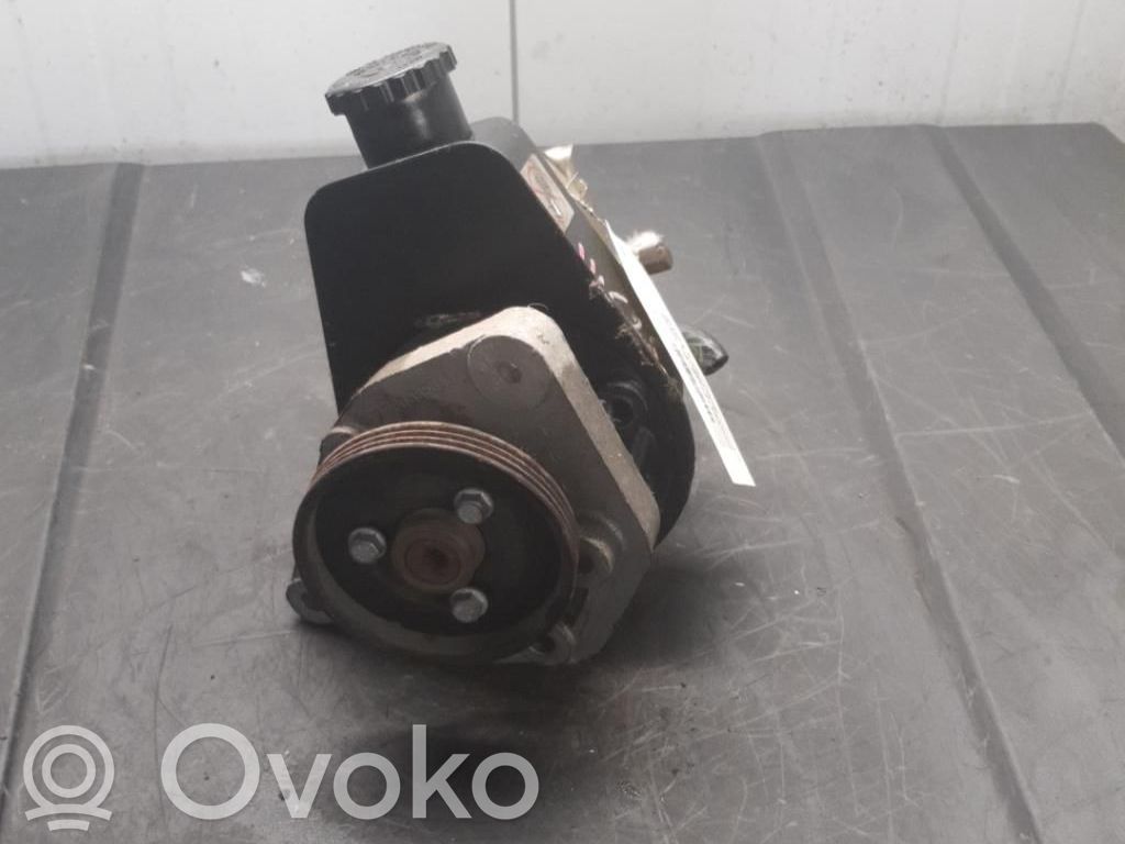 Renault Clio I Power steering pump 