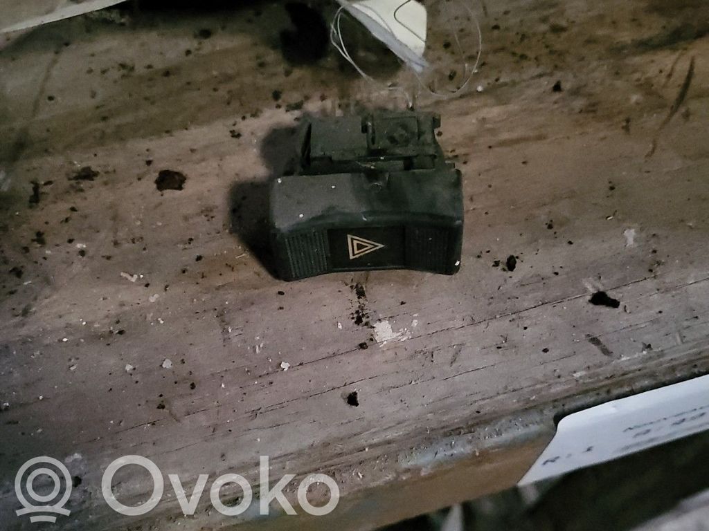 Renault 19 Hazard light switch 