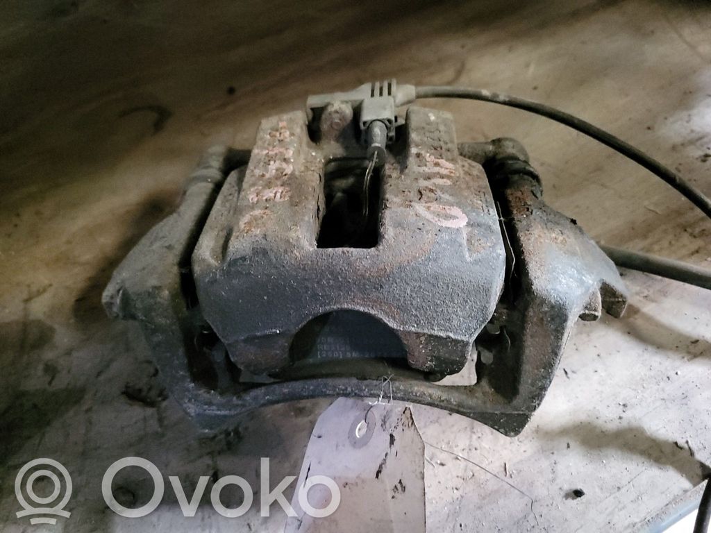 Mercedes-Benz A W169 Zacisk hamulcowy przedni 
