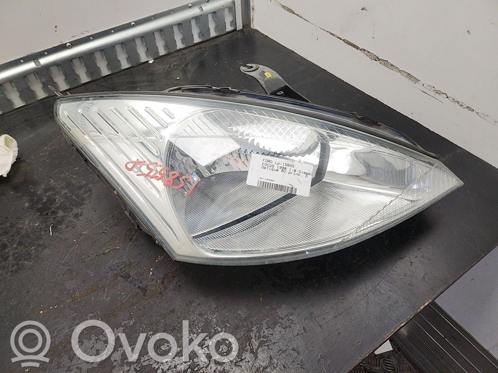 Ford Focus Headlight/headlamp 