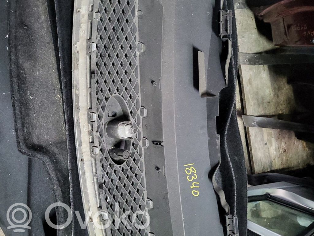 Front grill   1508157
