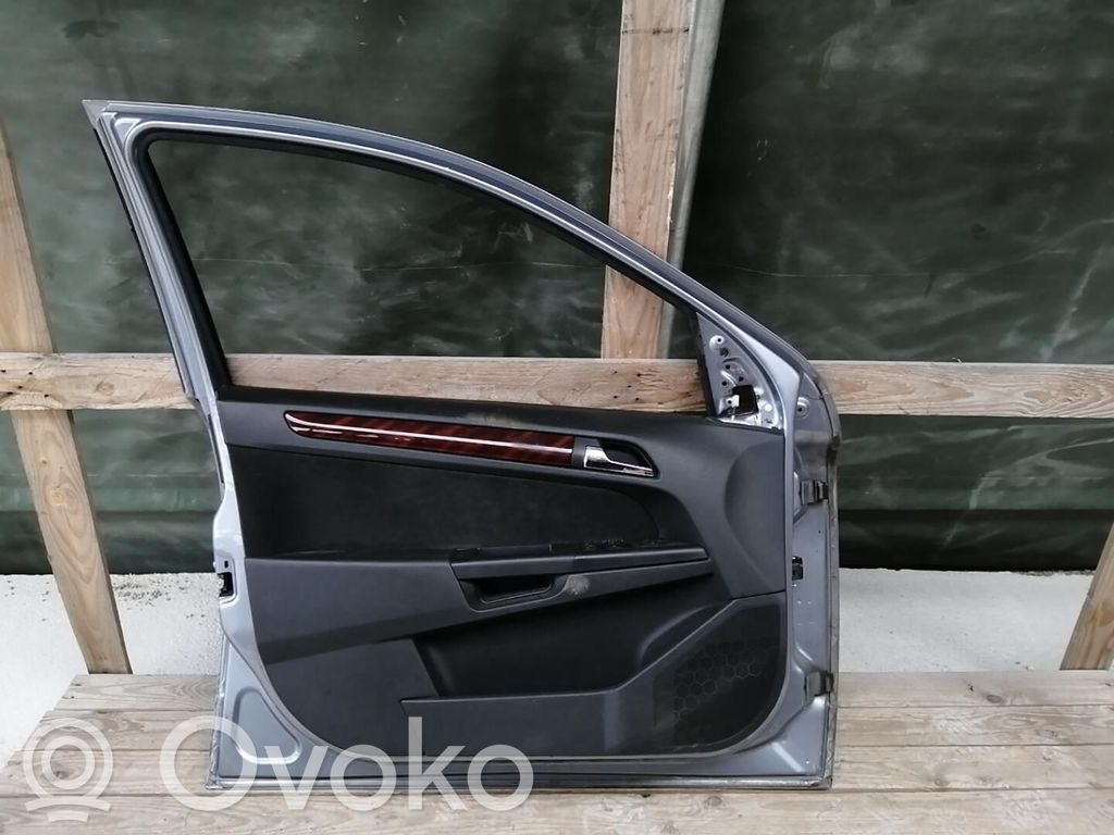 Opel Astra H Drzwi przednie 