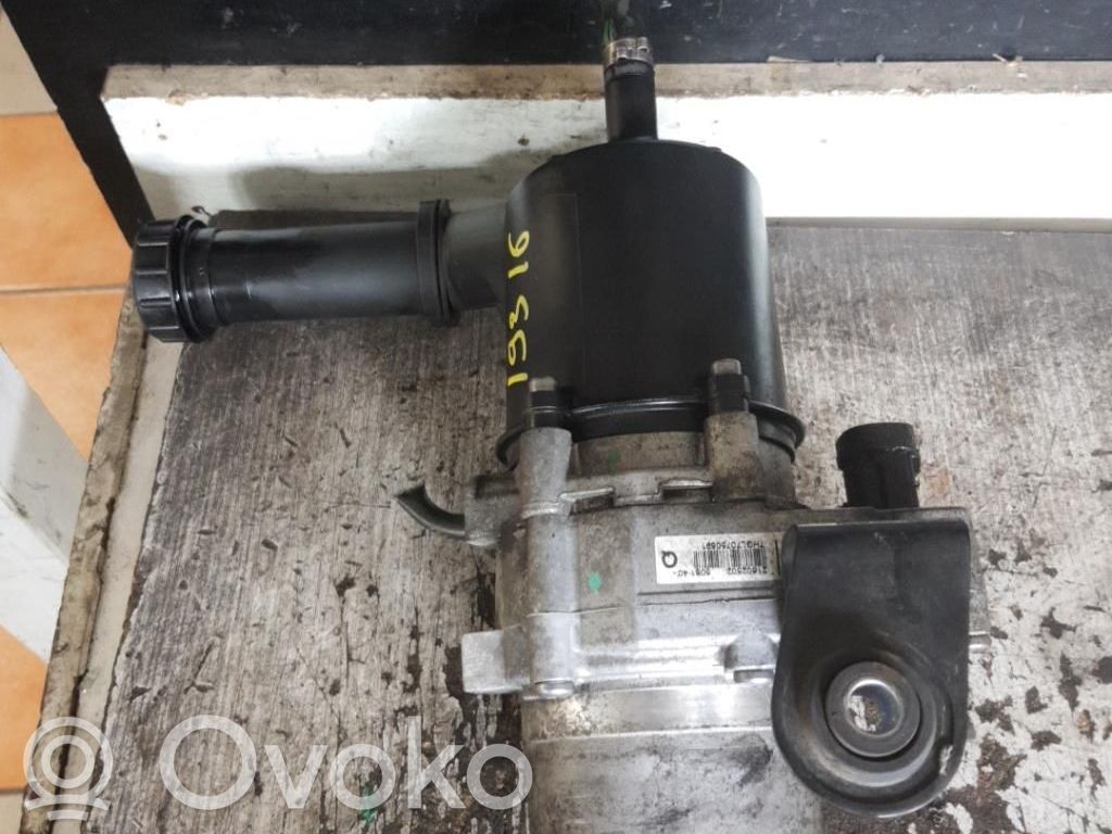 Citroen C4 I Power steering pump 
