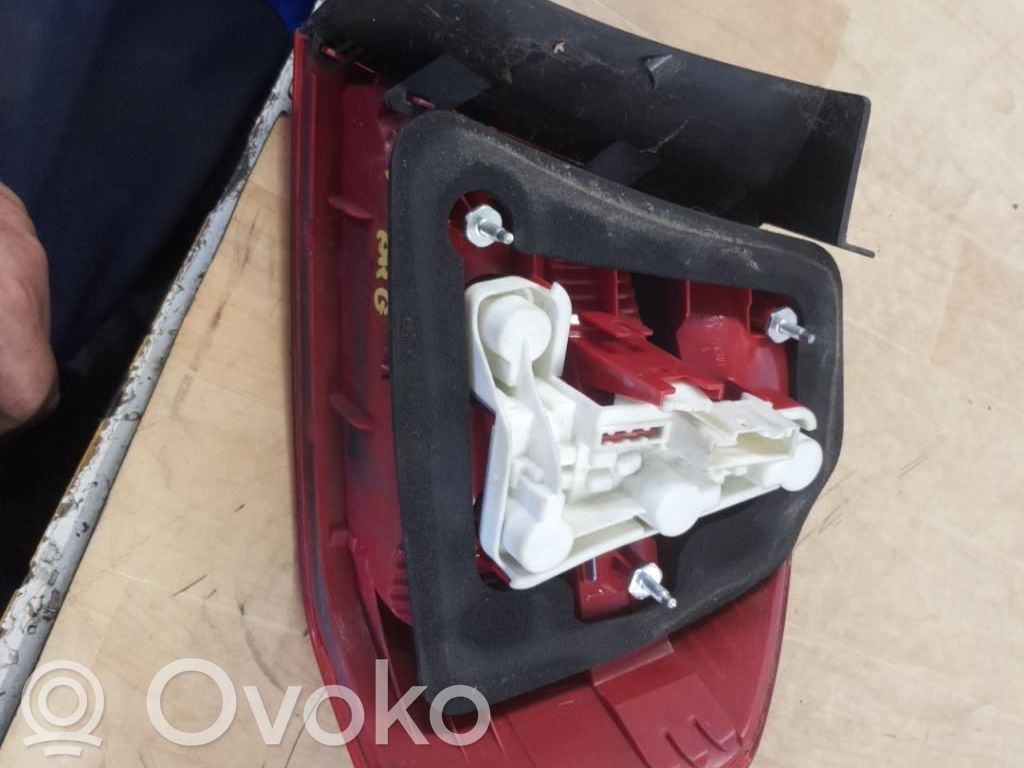 Rear/tail lights   63216937457
