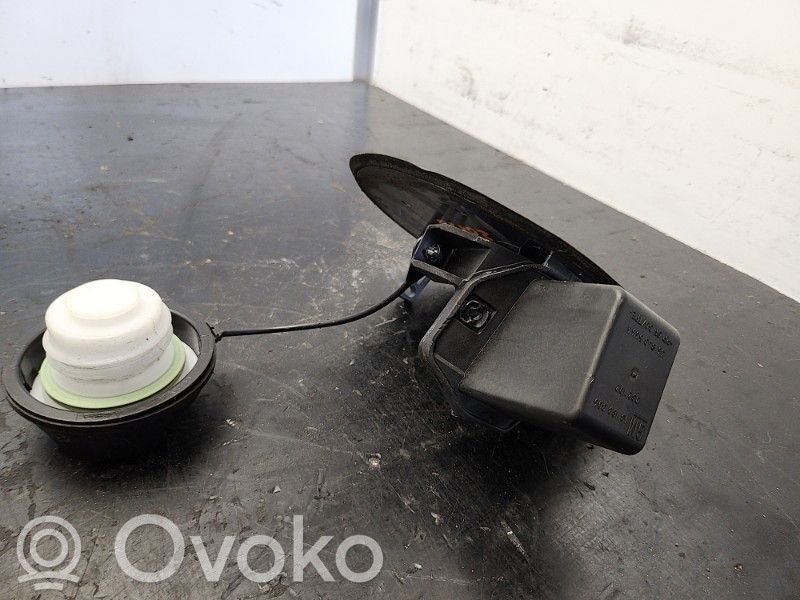 Opel Corsa E Polttoainesäiliön korkki 