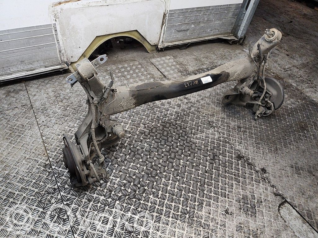 Peugeot 308 Juego de montaje de la suspensión trasera 