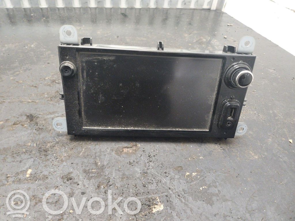 Renault Clio IV Radio/CD/DVD/GPS head unit 