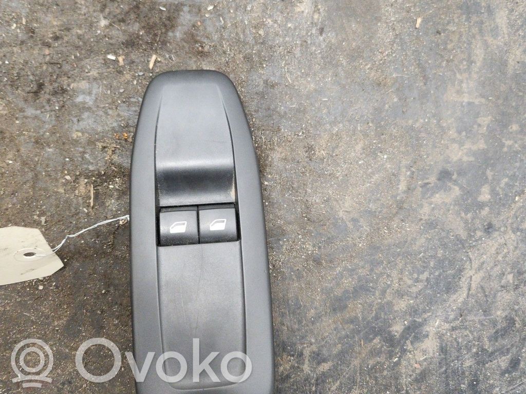 Peugeot 208 I Interruptor del elevalunas eléctrico 