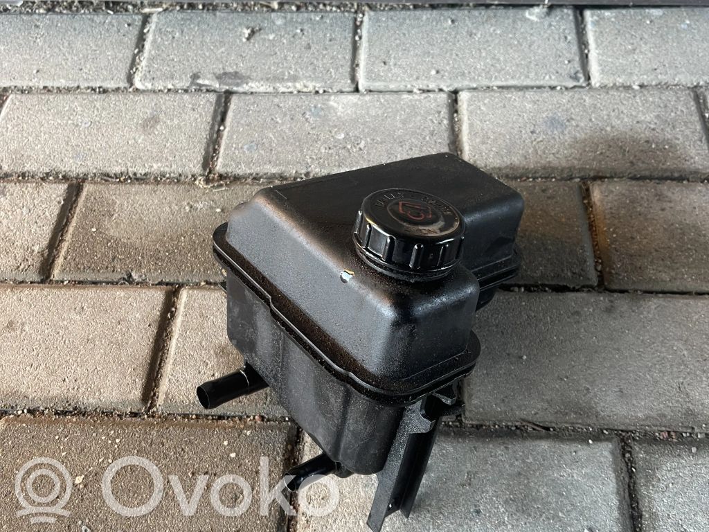 Peugeot 407 Ohjaustehostimen nestesäiliö 