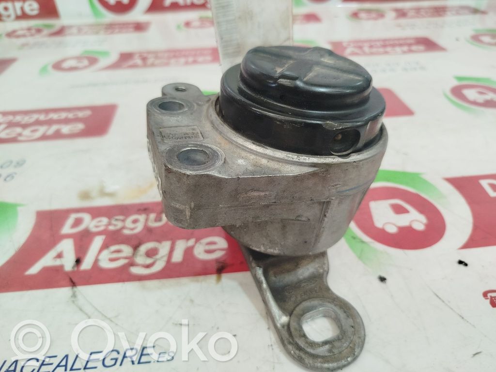 Engine mount bracket   HL838M4