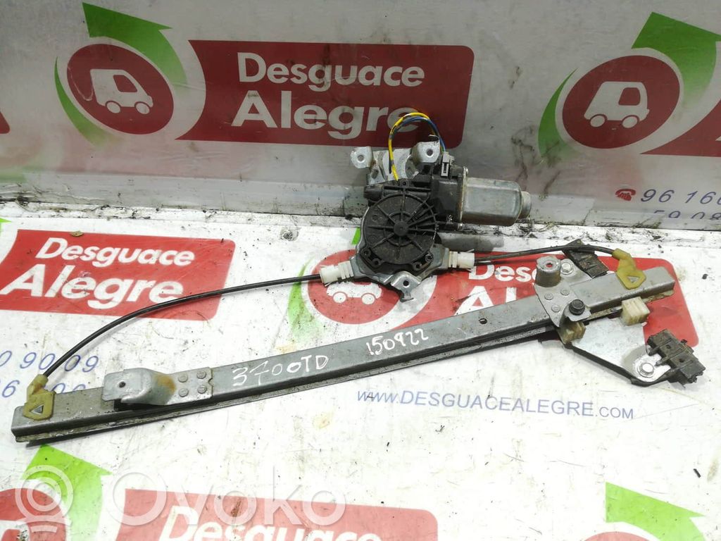 Nissan Navara Macara geam spate manuală
