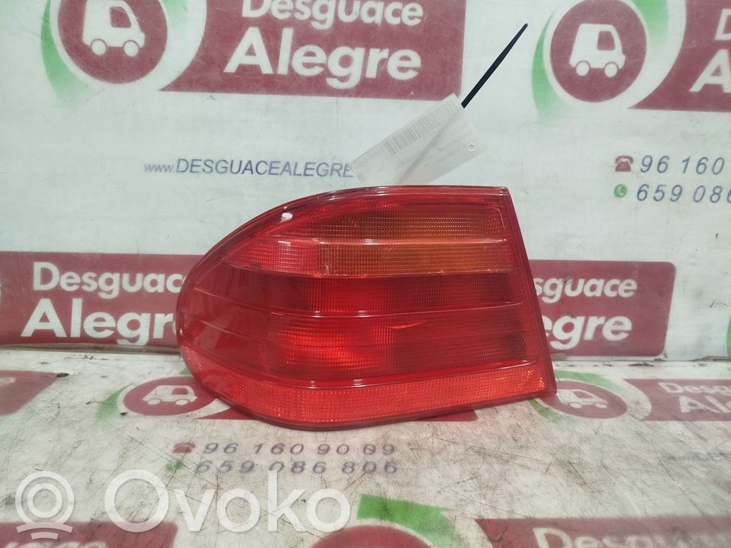 Luz trasera/de freno   A2108204364