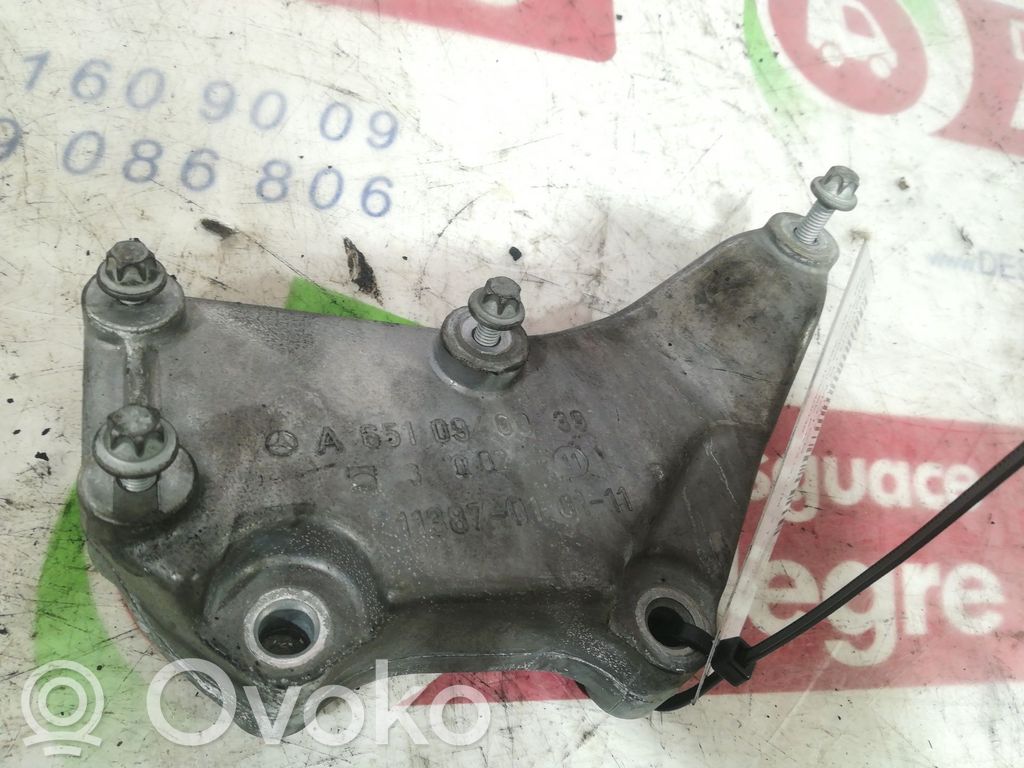 Soporte de montaje del motor   A6510940039