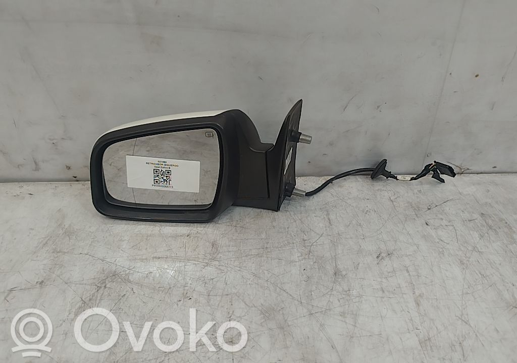 Opel Zafira B Front door electric wing mirror 