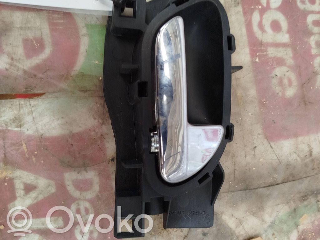 Peugeot 407 Poignée inférieure de porte avant 
