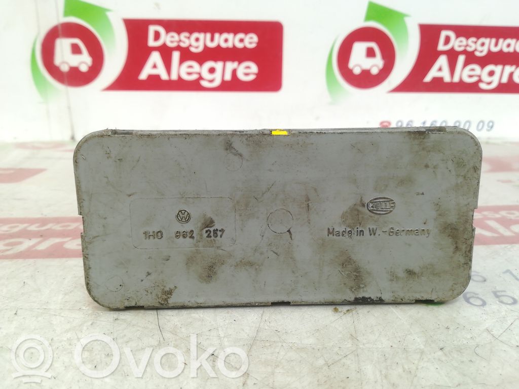 Volkswagen Golf III Unité de commande / module de verrouillage centralisé porte 