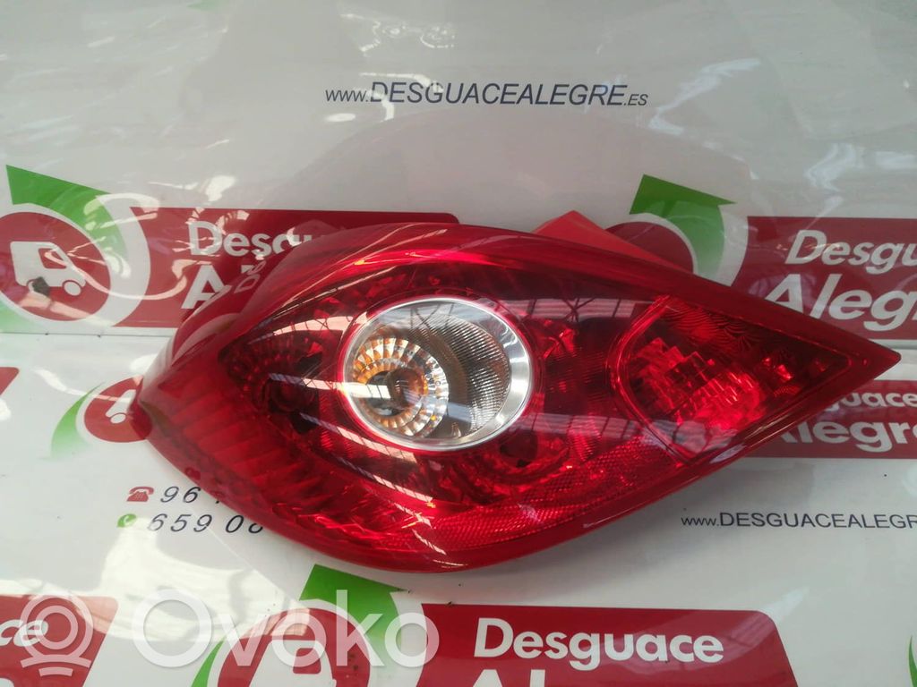 Opel Corsa D Luz trasera/de freno 